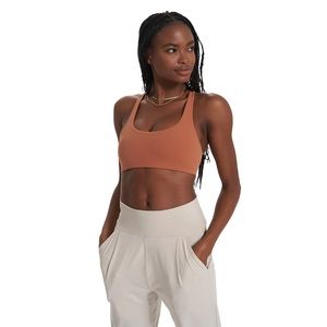 Vuori Yosemite bra ‘light penny’